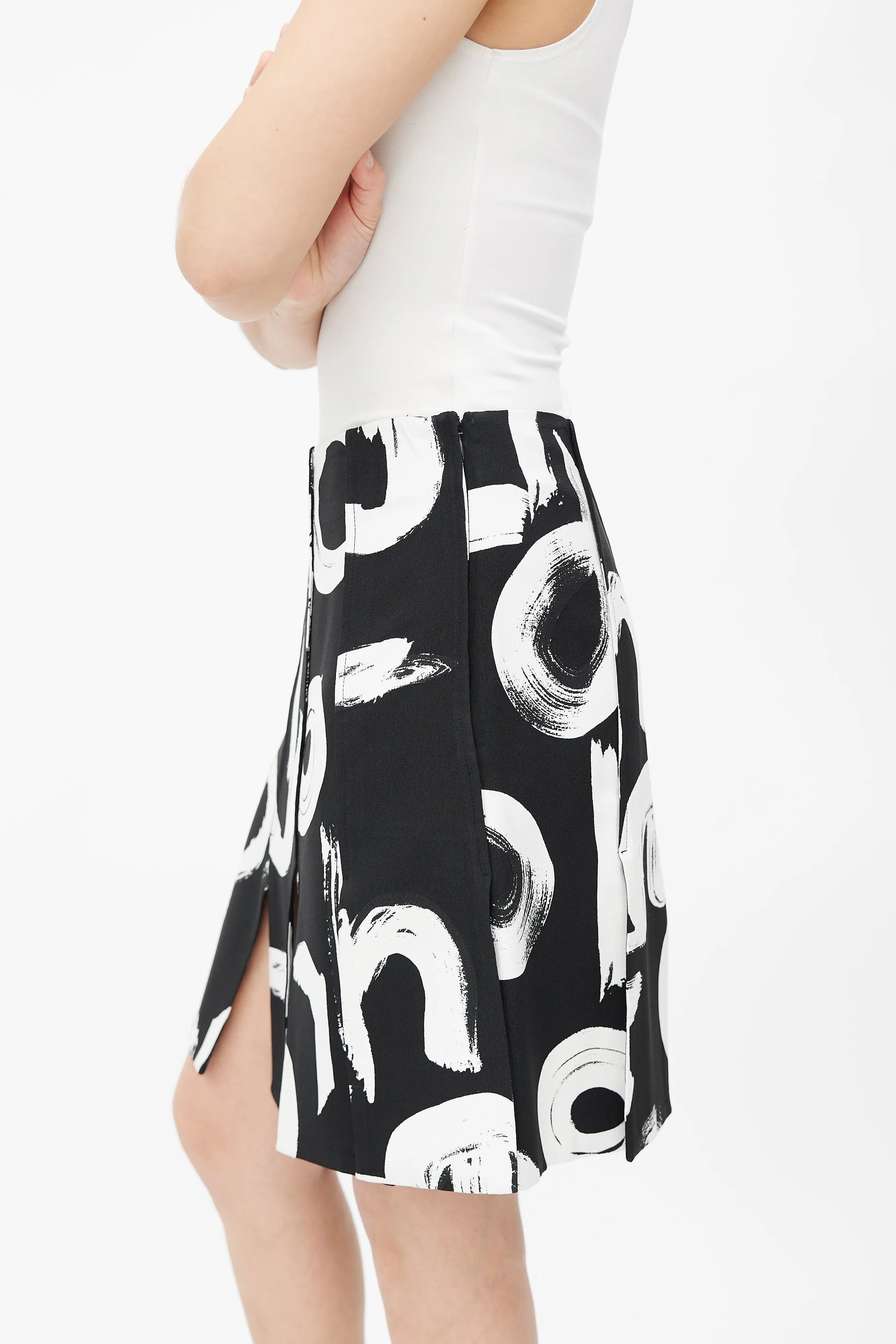 Black & White Abstract Print Pleated Skirt