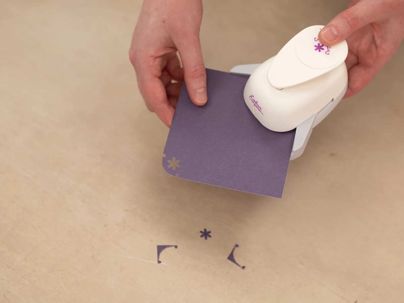 Christmas Snowflake Corner Punch