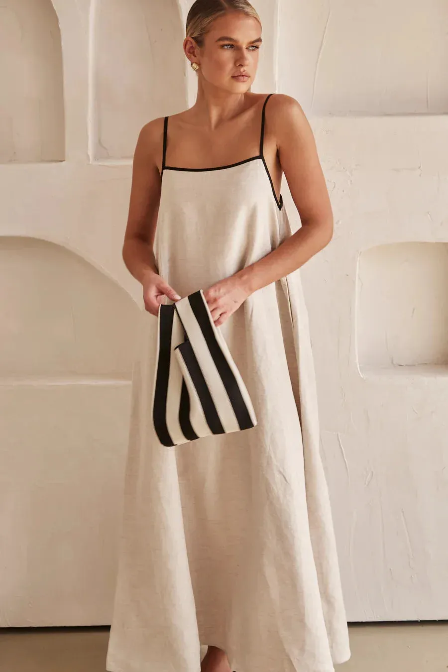 Contrast Halter Swing Backless Sleeveless Maxi Dress