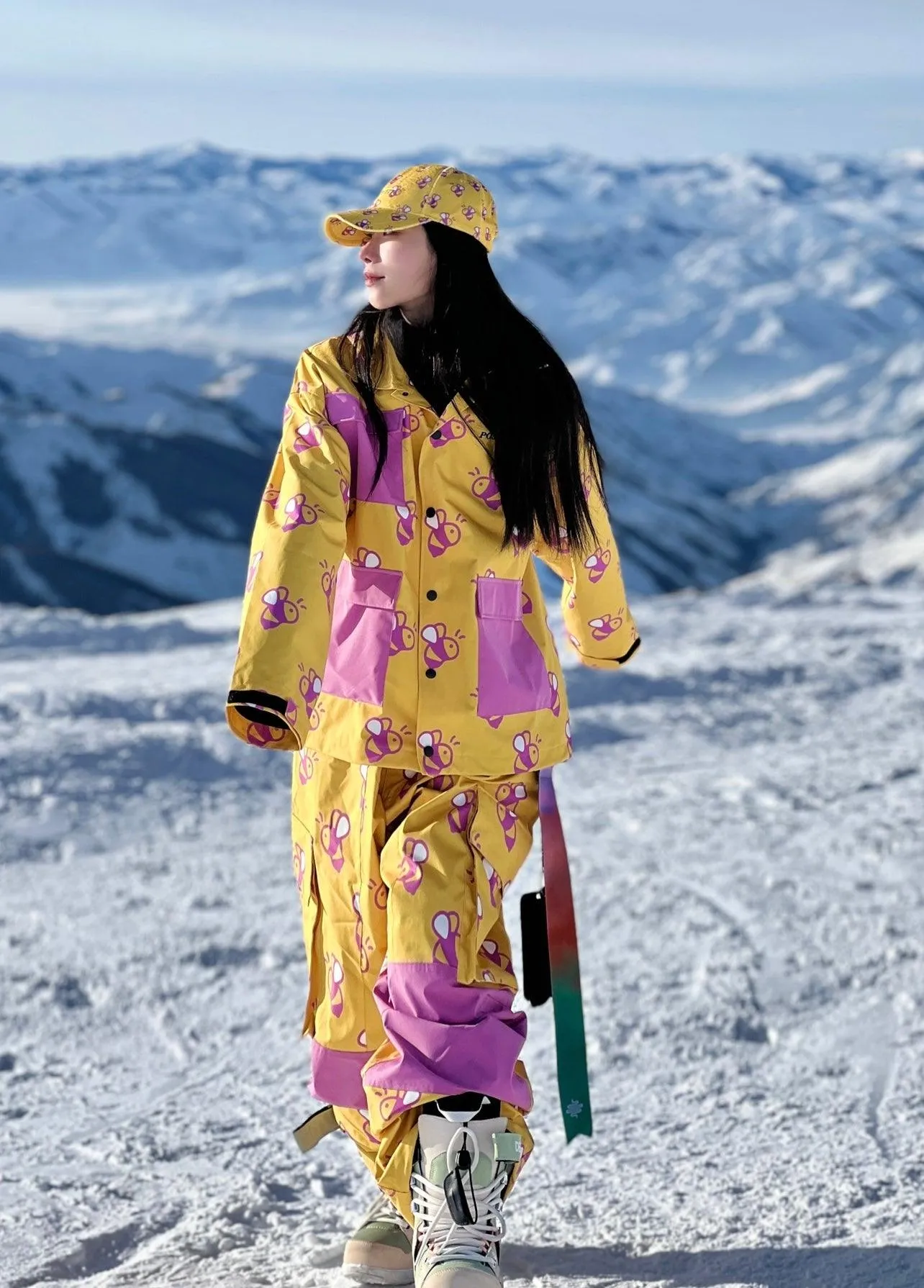 Positibeety Stylish Cute Bees Waterproof Snowboard Jacket