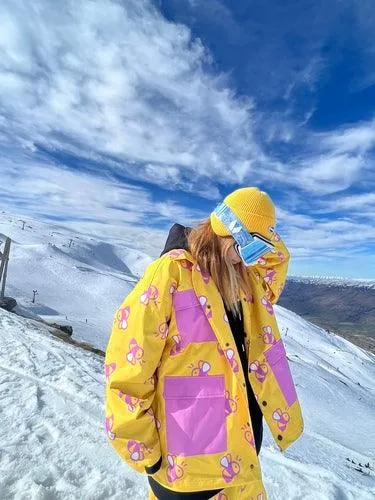 Positibeety Stylish Cute Bees Waterproof Snowboard Jacket